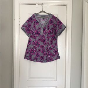 Rampage gray scrub size small with purple flowers